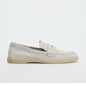Zara Women's suede Cream Loafers